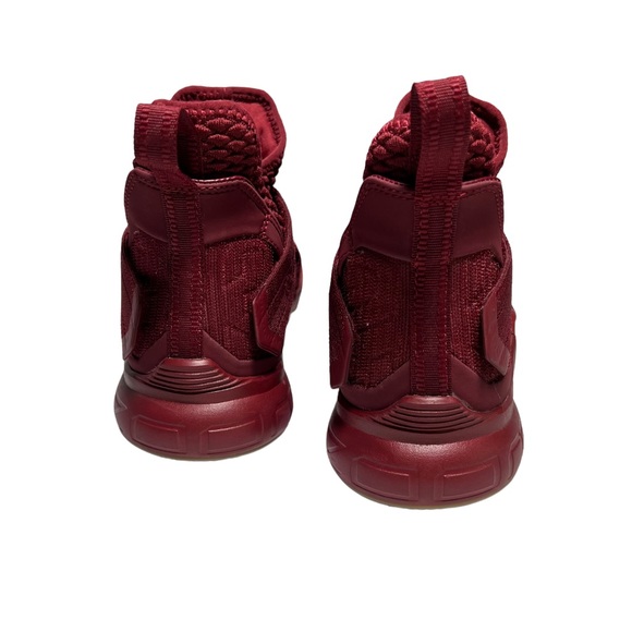 Nike Men's LeBron James Nike Red LeBron Soldier XII SFG Shoe - Picture 12 of 15